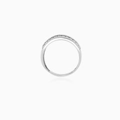 Bague en or blanc avec deux rangées de zirconiums