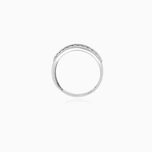 Bague en or blanc avec deux rangées de zirconiums