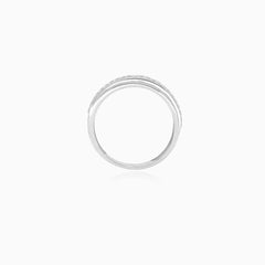 Bague épaisse en or blanc avec zircone cubique