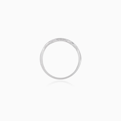 Anillo infinito de oro blanco con circonitas cúbicas