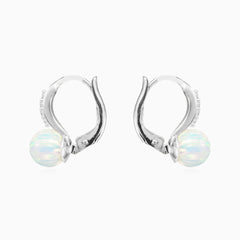 Boucles d’oreilles pendantes en opale blanche avec zircone