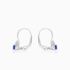 Boucles d’oreilles en or blanc avec saphirs et trio de zirconias