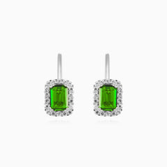 Náušnice se syntetickým smaragdem uprostřed