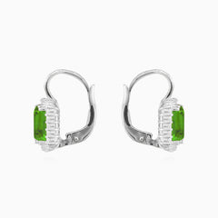Náušnice se syntetickým smaragdem uprostřed