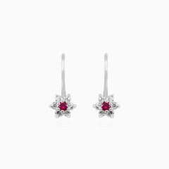 Rubínové květinové náušnice z bílého zlata se zirkonovým třpytem