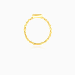 Bague avec grenat taille émeraude en sertissage clos