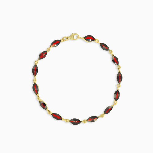 Einfaches Armband mit Granat im Marquiseschliff