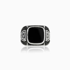 Pánský prsten se vzorem řeckého klíče a onyxem