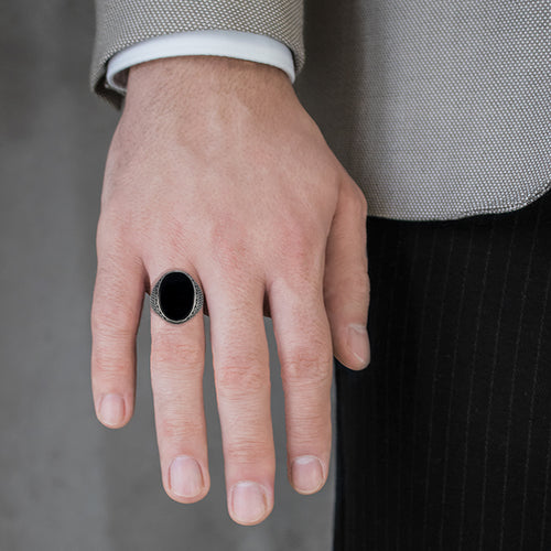 Oval onyx solitaire men ring
