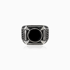 Round onyx detailed men ring