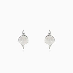 Silver earrings with pearl