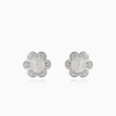 Silver flower earrings with pearl
