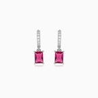 Boucles d’oreilles en argent sterling avec l’élégance du rubis