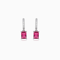 Boucles d’oreilles en argent sterling avec l’élégance du rubis