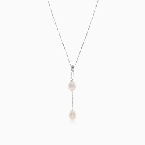 Silver necklace with pearls