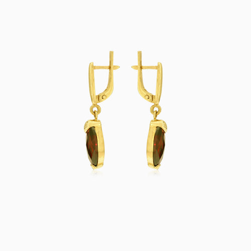 Eleganz im Marquise-Granat