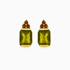 Boucles d’oreilles en or avec grenat et moldavite rayonnants