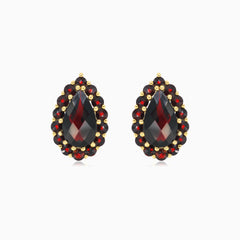 Náušnice ve tvaru kapky s kulatými granáty okolo