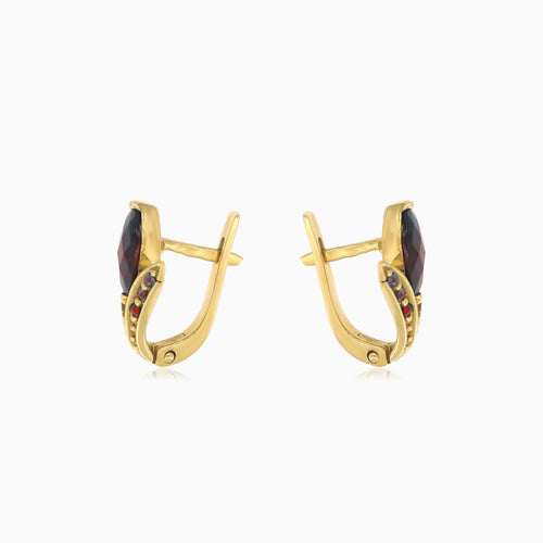 Elegantní zlaté náušnice s granáty