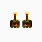 Goldene Tropfen mit strahlender Ausstrahlung