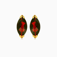 Elegancia dorada con granate marquesa