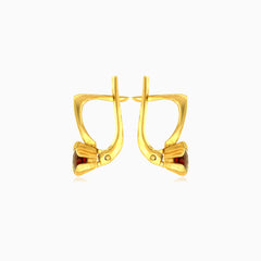 Aretes elegantes con granate de corte redondo