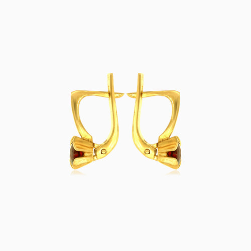 Aretes elegantes con granate de corte redondo