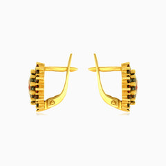 Zlaté granátové náušnice s květinovou elegancí