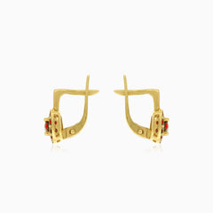 Ohrringe mit quadratischem Motiv und Granat-Tropfen