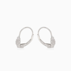 Stříbrné kapkovité náušnice s kulatými zirkony ve tvaru květu