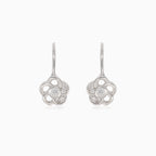 Stříbrné náušnice ve tvaru květiny s polokrytým kubickým zirkonem