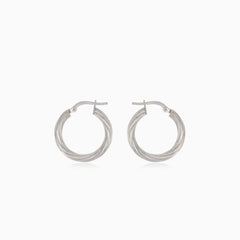 Stříbrné kroucené kruhy