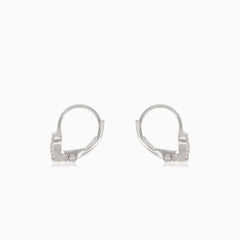 Pendientes de plata con corazón y piedra en el centro