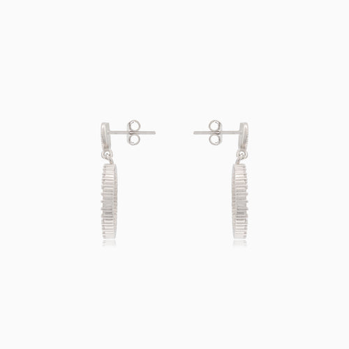 Silberne Ohrstecker mit hängendem Zirkoniakreis