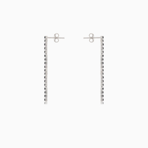 Silberne hängende Steckerohrringe mit Onyx