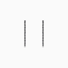 Silberne hängende Steckerohrringe mit Onyx