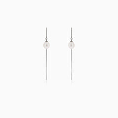 Boucles d’oreilles pendantes en argent avec perle
