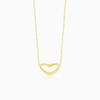 Přívěsek s motivem srdce na zlatém řetízku