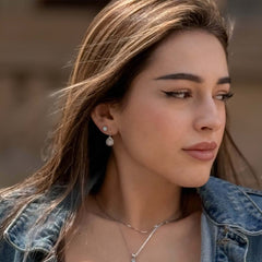 Stříbrné náušnice s bílým opálem