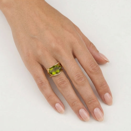 Eleganter 14kt Goldring mit Moldavit