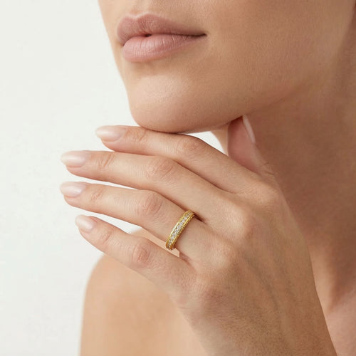 Lesklý prsten s kulatým broušeným zirkonem