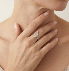 Bague serpent élégante en argent avec yeux bleu foncé