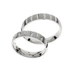 Bagues en or blanc avec lignes gravées