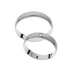 Bagues de mariage en or blanc sablé à finition mate