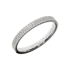 Bague de mariage en or blanc pour femme avec deux rangées de pierres.