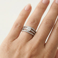 Bague de fiançailles majestueuse