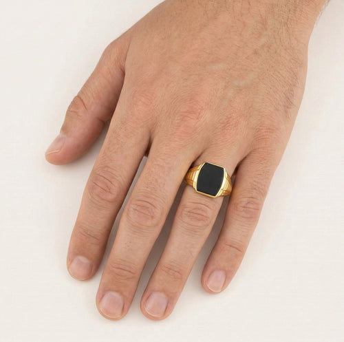 Detaillierter Goldring