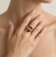 Eleganter Briolette-Granat-Goldring