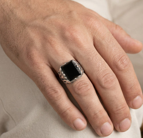 Pánský stříbrný prsten s onyxem, solitér