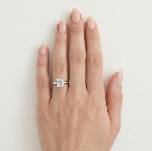 Weißgoldring im Prinzessschliff